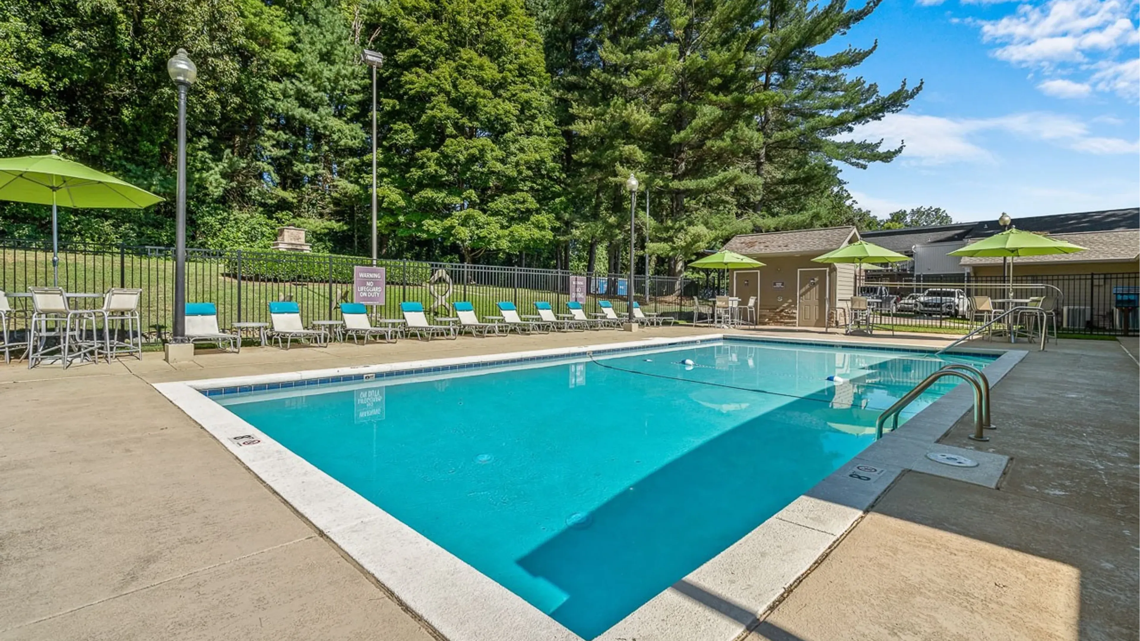 Hawthorne at Bear Creek pool and clubhouse